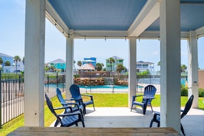 Terrace/patio - Chancla - Pet Friendly! Community Pool! (Port Aransas)