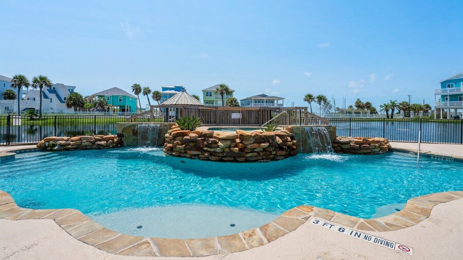 Chancla - Pet Friendly! Community Pool!