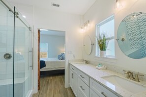 House, Multiple Beds, Balcony, Pool View (The Lost Chancla) | Bathroom | Free toiletries, towels, toilet paper - Chancla - Pet Friendly! Community Pool! (Port Aransas)