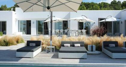 Gorgeous Villa With Views