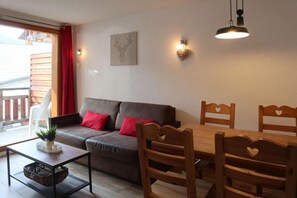 Living area - 1st floor, swimming pool, sauna, balcony, tv, ski locker, 34m², Les Orres (Les Orres)