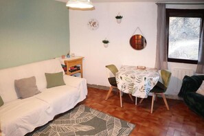 Living area - 50m from ski slopes, 1st floor, tv, ski locker, 20m ², Les Orres (Les Orres)