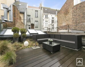 Apartment | Balcony - Duplex in Blankenberge Steps From Seafront (Blankenberge)