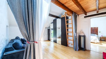 5 bedrooms, WiFi, bed sheets