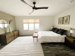 6 bedrooms, desk, travel crib, free WiFi - Bayview Sands - Modern, Pet Friendly, 6 BR/3BA on the Water! (Lower Township)