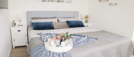 2 bedrooms, iron/ironing board, travel cot, free WiFi