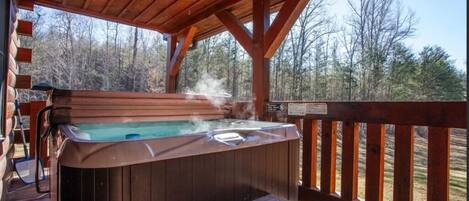 Outdoor spa tub