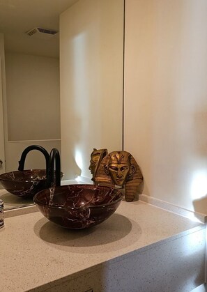 Royal Room | Bathroom