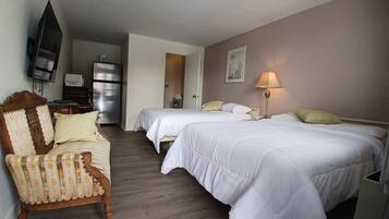 Kahden hengen perhehuone | TyöpöytÀ, ilmainen Wi-Fi