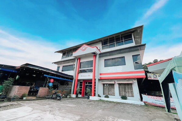 Mặt tiền nơi lưu trú