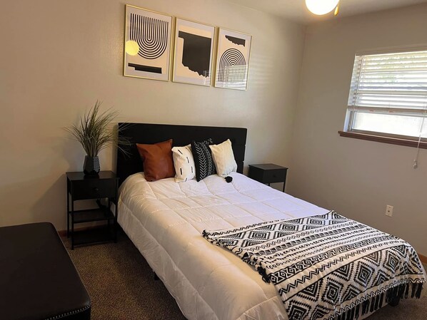 3 bedrooms, in-room safe, iron/ironing board, WiFi