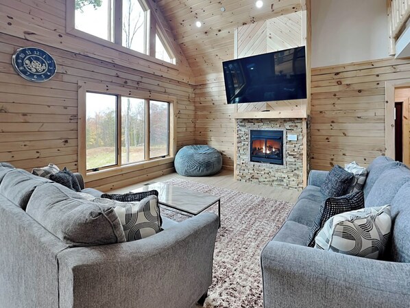 House (6 Bedrooms) | Front of property - Majestic Manor by Taylor Made Deep Creek (McHenry)