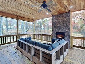 House (6 Bedrooms) | Property amenity - Majestic Manor by Taylor Made Deep Creek (McHenry)