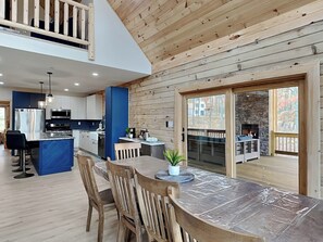 House (6 Bedrooms) | Property amenity - Majestic Manor by Taylor Made Deep Creek (McHenry)