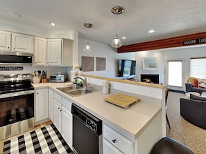 Studio (4 Bedrooms) | Property amenity - Happy Time by Taylor Made Deep Creek (McHenry)