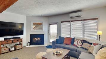 Studio (4 Bedrooms) | Front of property