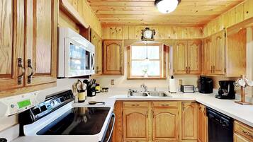 House (3 Bedrooms) | Property amenity