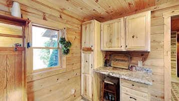 House (3 Bedrooms) | Property amenity