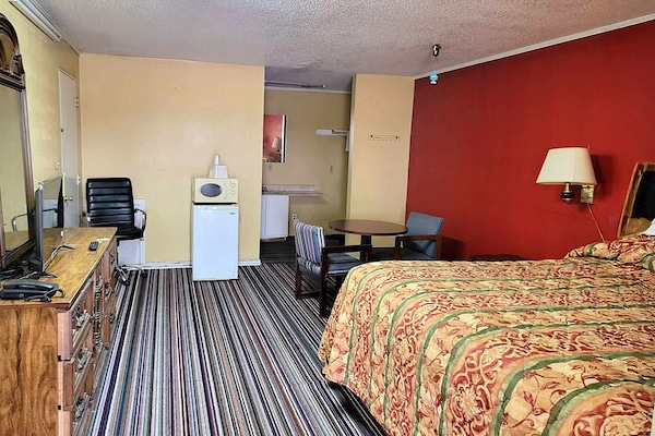 Basic Double or Twin Room | WiFi (free)
