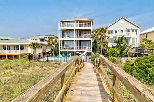 Exterior - One Step Away Upper - 6 bedrooms (Carolina Beach)