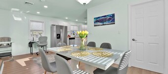 Prime Village Retreat. Minutes walk to Lake & Beach, Shepherds Park & Canada St.