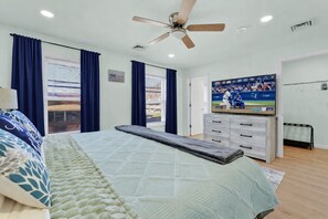 3 bedrooms, in-room safe, desk, iron/ironing board