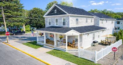 Prime Village Retreat. Minutes walk to Lake & Beach, Shepherds Park & Canada St.