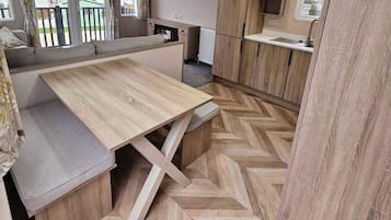 Kabin | Tempat makan