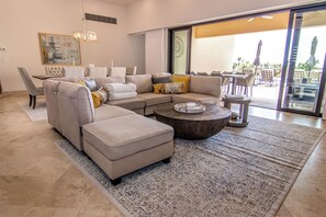 TV, fireplace, stereo