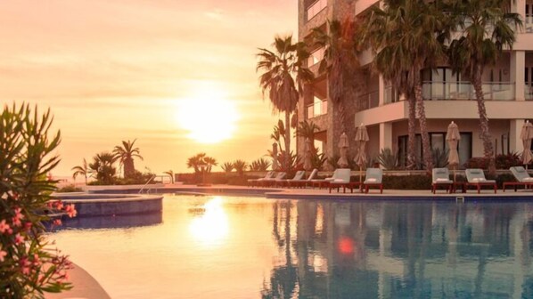 Pool - Studio OCR #202: A Luxurious Beachfront Escape (Cabo San Lucas)