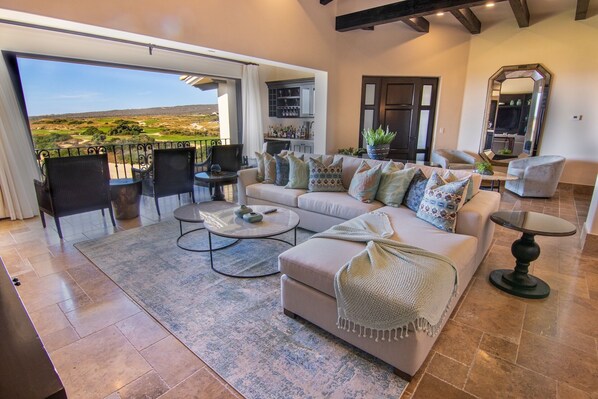 Living area - Amazing Condo DRC #301–302 – World-Class Golf Retreat (Cabo San Lucas)