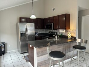 Kühlschrank, Ofen, Herdplatte, Geschirrspüler