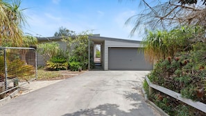 Property grounds - Cosy Martha By The Sea (Mount Martha)