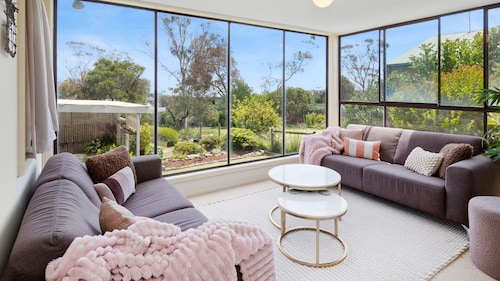 Cosy Martha By The Sea