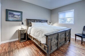 3 habitaciones, tabla de planchar con plancha, wifi y ropa de cama 