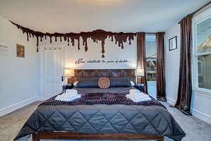 5 bedrooms, iron/ironing board, free WiFi, bed sheets - Hot Tub, Game Room, Near Hershey, Candy Theme, Unique (Annville)