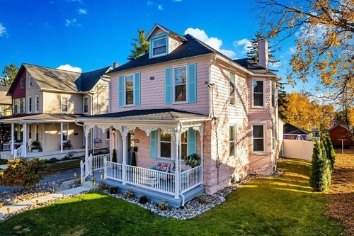 Hot Tub, Game Room, Near Hershey, Candy Theme, Unique