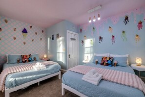 5 bedrooms, iron/ironing board, free WiFi, bed sheets