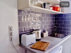 Standard Studio, Balcony | Private kitchen | Full-size fridge