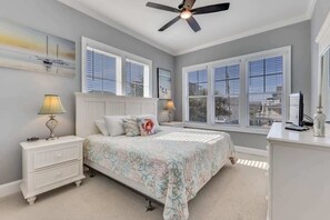 3 habitaciones, tabla de planchar con plancha, wifi y ropa de cama 