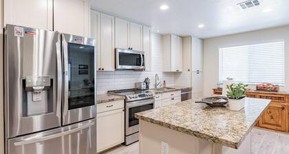 Sophisticated 4-Bedroom Getaway in Gilbert