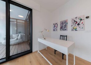 Interior - Luxurious Apartment in Tel Aviv. Terrace and Pool A

 (Tel Aviv-Yafo)