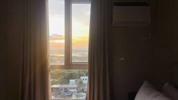 Planxa i posts de planxar i roba de llit