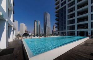 Pool - Luxurious Apartment in Tel Aviv. Terrace and Pool C

 (Tel Aviv-Yafo)
