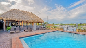Piscine extérieure, piscine chauffée