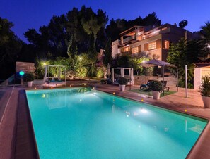 Villa | Piscine | Piscine couverte, piscine extérieure
