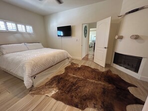 3 bedrooms, in-room safe, iron/ironing board, WiFi