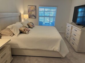 2 bedrooms, desk, iron/ironing board, WiFi