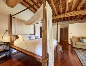 6 bedrooms, individually furnished - Amazing Villa With Swimming Pool (San Juan de Alicante)