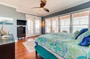 9 bedrooms, iron/ironing board, WiFi, bed sheets - One Step Away - Sleeps 28 (Carolina Beach)